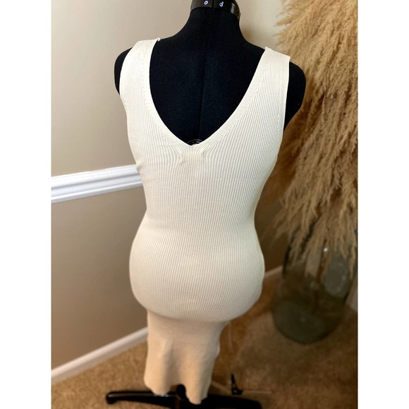 EMPOWA Anais Ribbed Beige Cream Nude Sleeveless V Neck Midi Dress One Size - Picture 3 of 6
